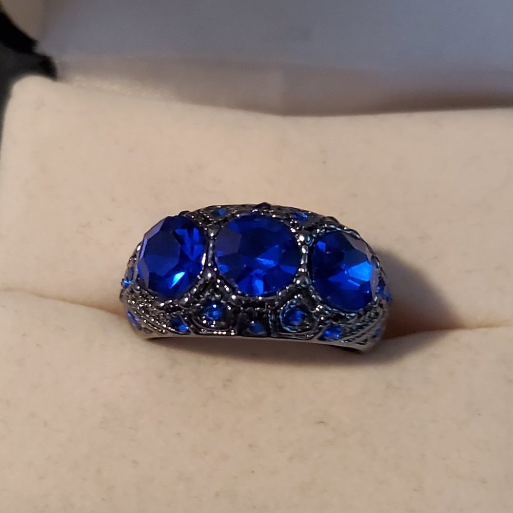 Size 6 Black Rhodium Plated Blue Sapphire Ring - Picture 3 of 3